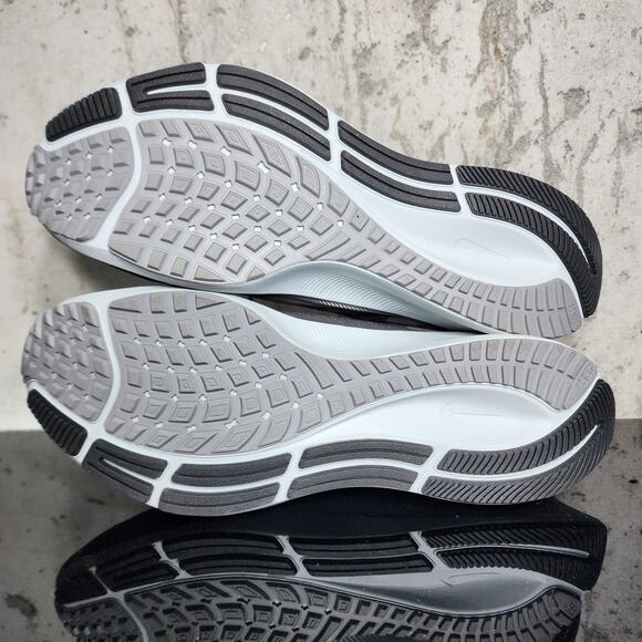 $120 Nike Air Zoom Pegasus 37 Men’s Gray Running Shoes Size 11 New - Picture 3 of 5